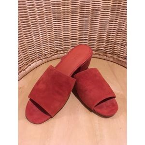 Like new Vince Slide with block heel.